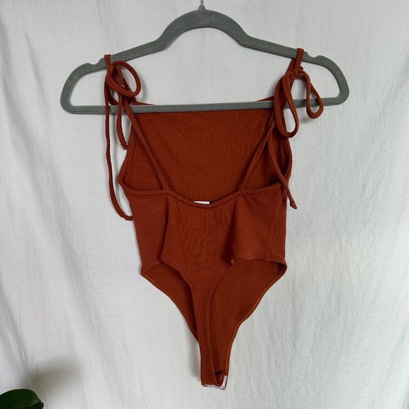 RESA Kat Bodysuit in Rust - Size XS - Picture 8 of 12